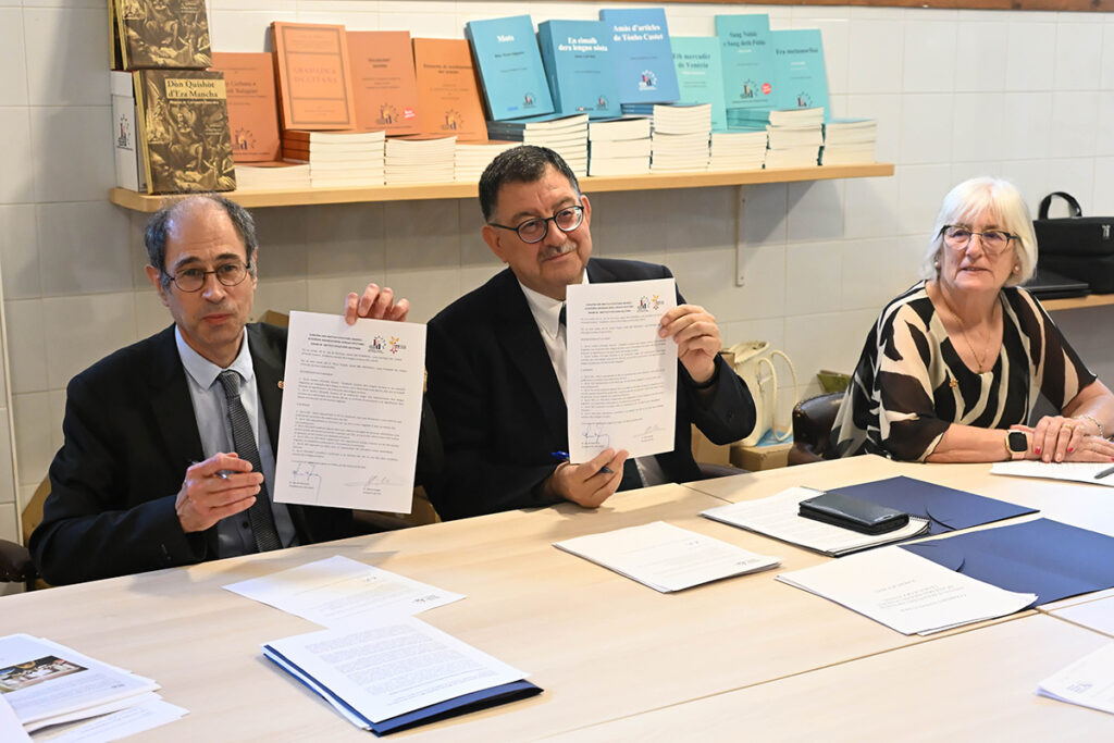 Er IEA-AALO e er Institut d'Estudis Occitans signen un convèni entà reforçar era cooperacion entre institucions occitanes